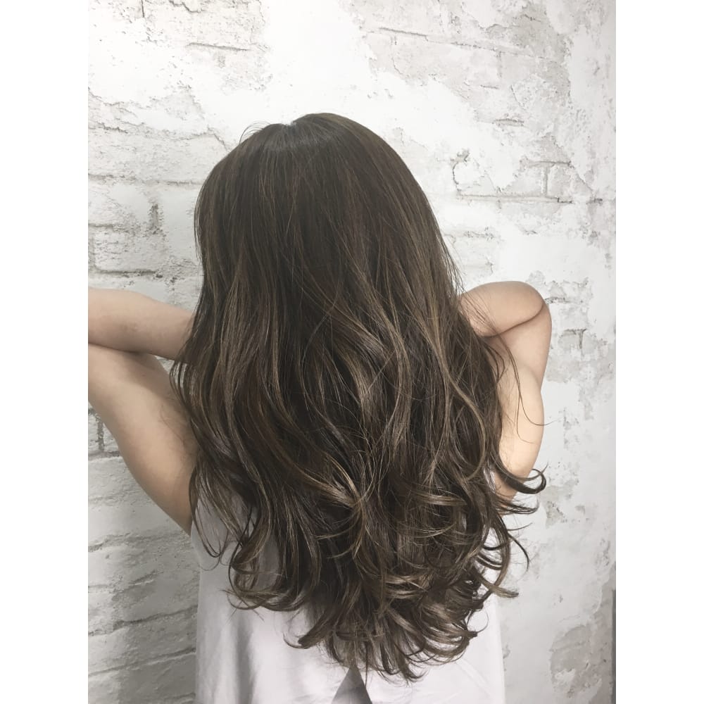 大人ハイライトカラー 池袋 Prize Iris 池袋東口店 プライズアイリス イケブクロヒガシグチテン のヘアスタイル 美容院 美容室を予約するなら楽天ビューティ