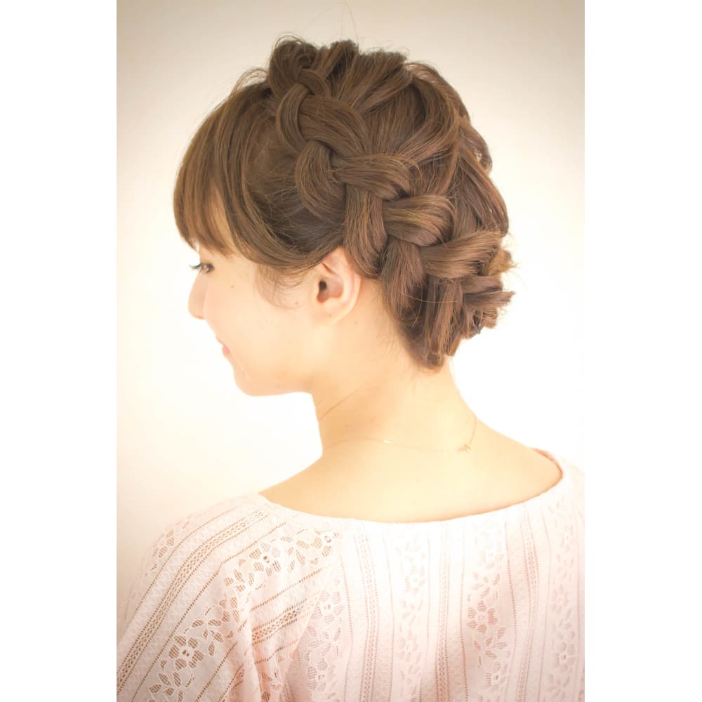 編み込みアレンジアップ Broto ブロット のヘアスタイル 美容院 美容室を予約するなら楽天ビューティ