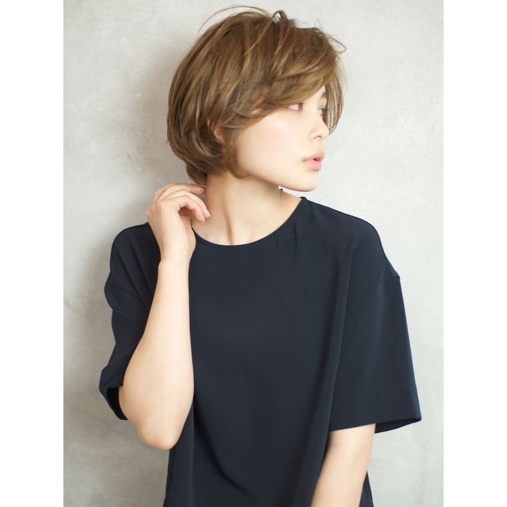 ツヤとふんわりで大人可愛いショートボブ 前髪長め Bekku Hair Salon ベックヘアサロン のヘアスタイル 美容院 美容室を予約するなら楽天ビューティ