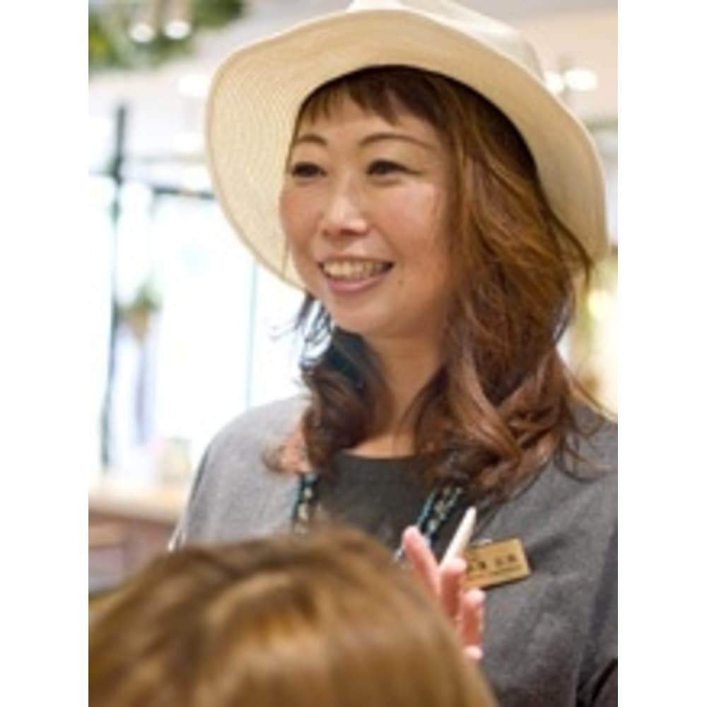 長濱 京美 Pap S De Coiffeur 甲南山手店 パプスドコワフュールコウナンヤマテテン のスタッフ 美容院 美容室を予約するなら楽天ビューティ