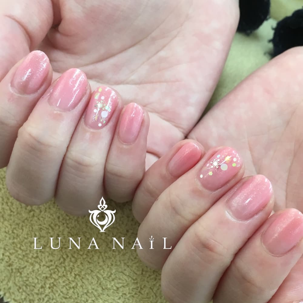 シンプル雪の結晶ネイル Luna Nail ルナネイル のネイルデザイン ネイル まつげサロンを予約するなら楽天ビューティ