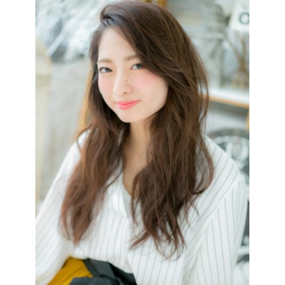 小顔かきあげバングアシンメトリーゆるふわウェーブ30代40代 Mod S Hair 越谷 モッズヘア 越谷西口店 モッズヘア コシガヤニシグチテン のヘアスタイル 美容院 美容室を予約するなら楽天ビューティ