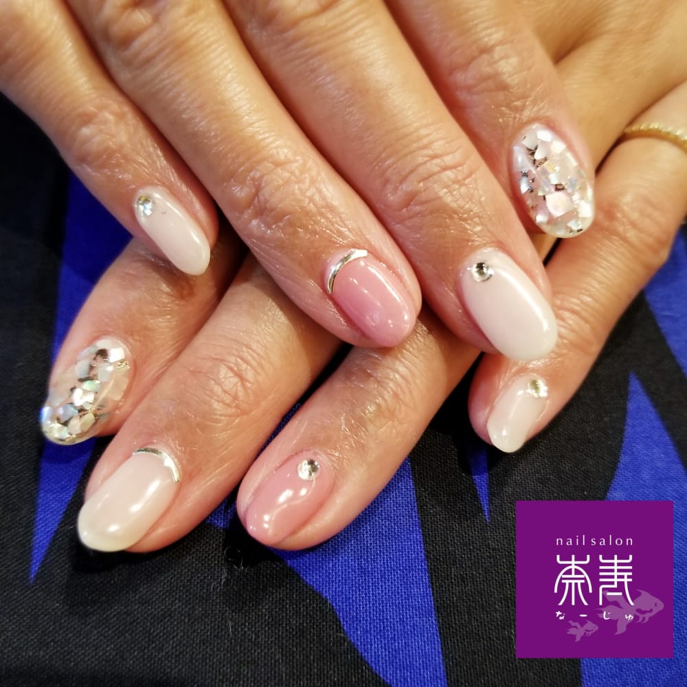 シェル敷き詰めネイル 奈寿 ナージュ のネイルデザイン ネイル まつげサロンを予約するなら楽天ビューティ シェル敷き詰めネイル 奈寿 ナージュ のネイルデザイン ネイル まつげサロンを予約するなら楽天ビューティ