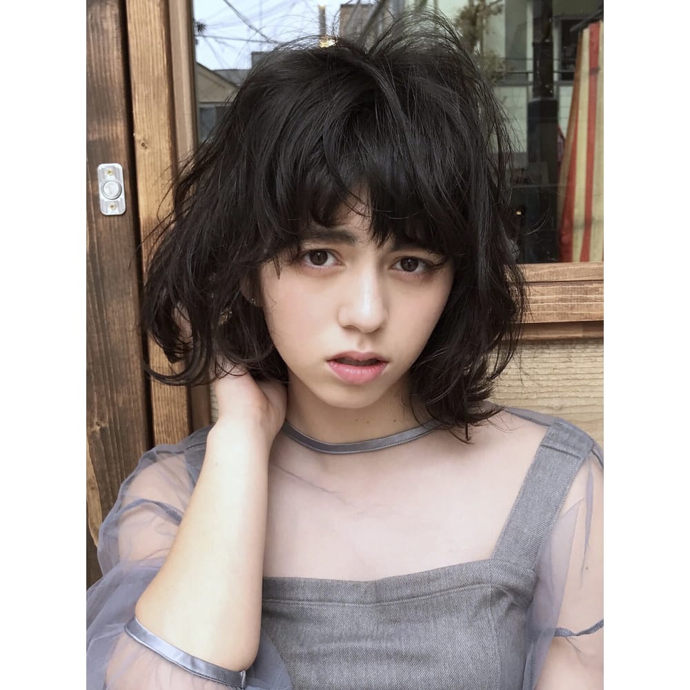 レイヤーミディー Amulette By Safari アミュレットバイサファリ のヘアスタイル 美容院 美容室を予約するなら楽天ビューティ
