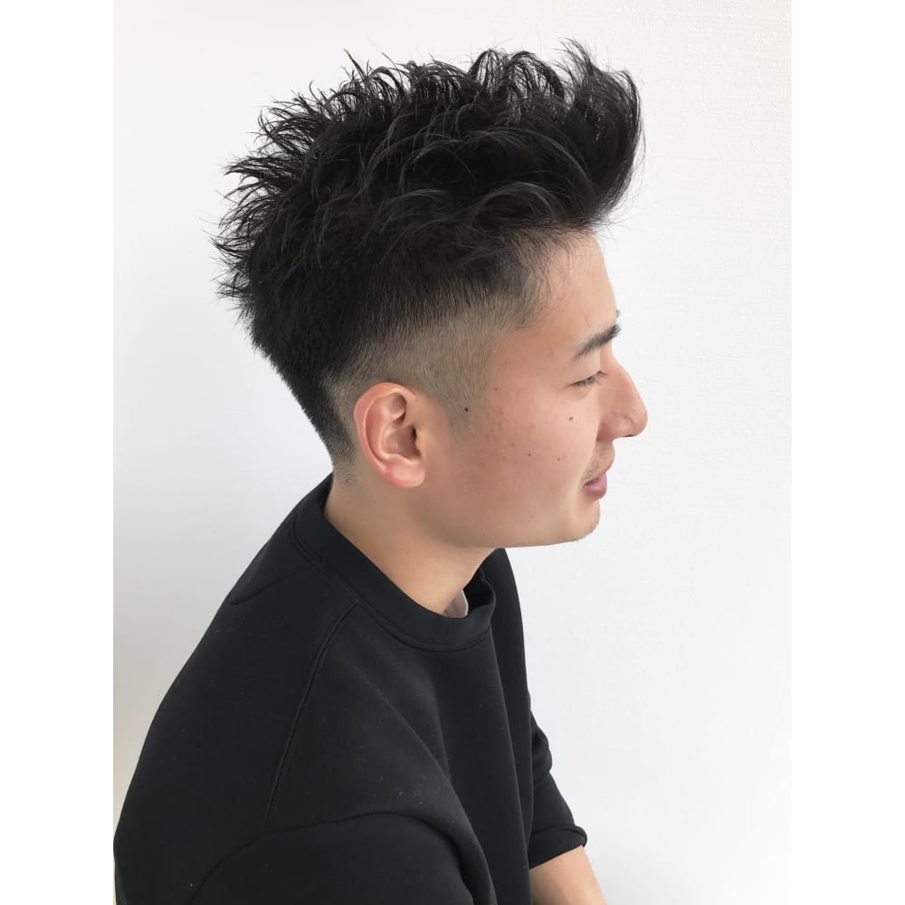 フェード刈り上げ外国人風リーゼントby早川 Reginavita 栄店 レジナヴィータ サカエテン のヘアスタイル 美容院 美容室を予約するなら楽天ビューティ