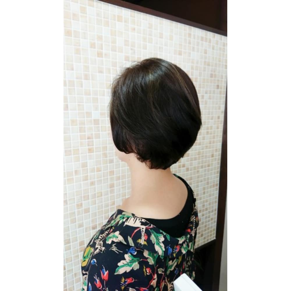 グラデーションボブ ハイライト グレーパール Ark Ing アークイング のヘアスタイル 美容院 美容室を予約するなら楽天ビューティ