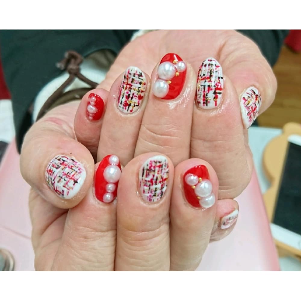 ツイードネイル 赤 Nail Salon Coco ココ のネイルデザイン ネイル まつげサロンを予約するなら楽天ビューティ