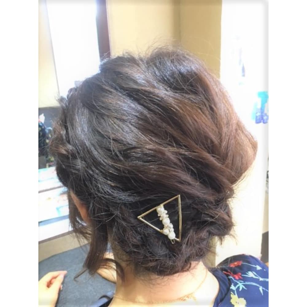 編み込みショートのアップスタイル Papillon Rose パピヨンロゼ のヘアスタイル 美容院 美容室を予約するなら楽天ビューティ