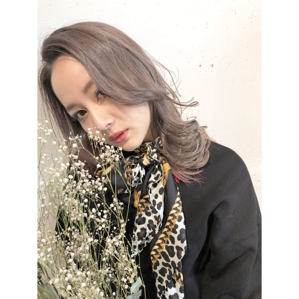 外国人色 柔らかい質感のカラー Spur シュプール のヘアスタイル 美容院 美容室を予約するなら楽天ビューティ