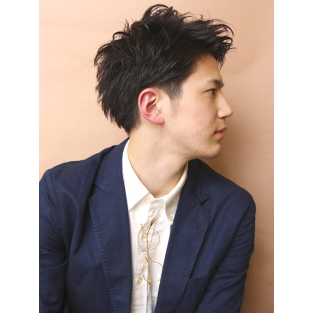 浅め２ブロックのスタイリッシュショート Circus By Beautrium 青山 サーカスバイビュートリアム アオヤマ のヘアスタイル 美容院 美容室を予約するなら楽天ビューティ