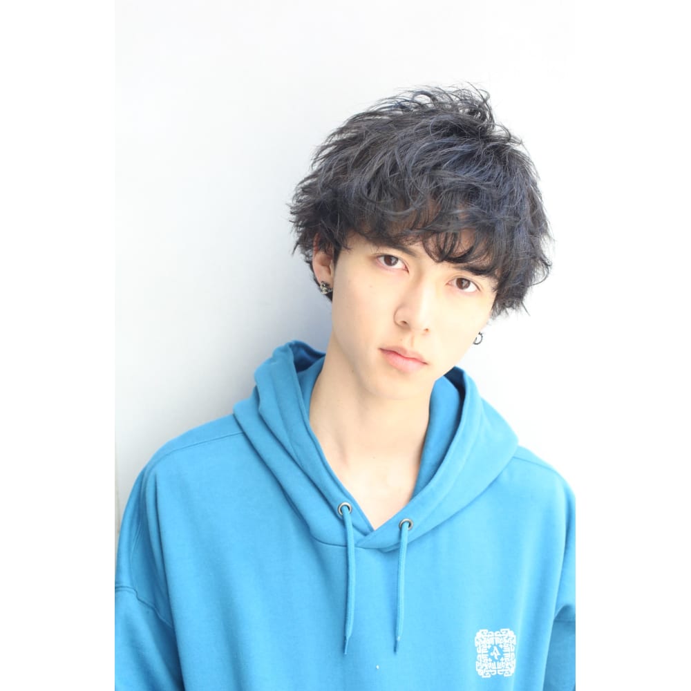 アンニュイブラックパーマ Zua ズーア のヘアスタイル 美容院 美容室を予約するなら楽天ビューティ アンニュイブラックパーマ Zua ズーア のヘアスタイル 美容院 美容室を予約するなら楽天ビューティ