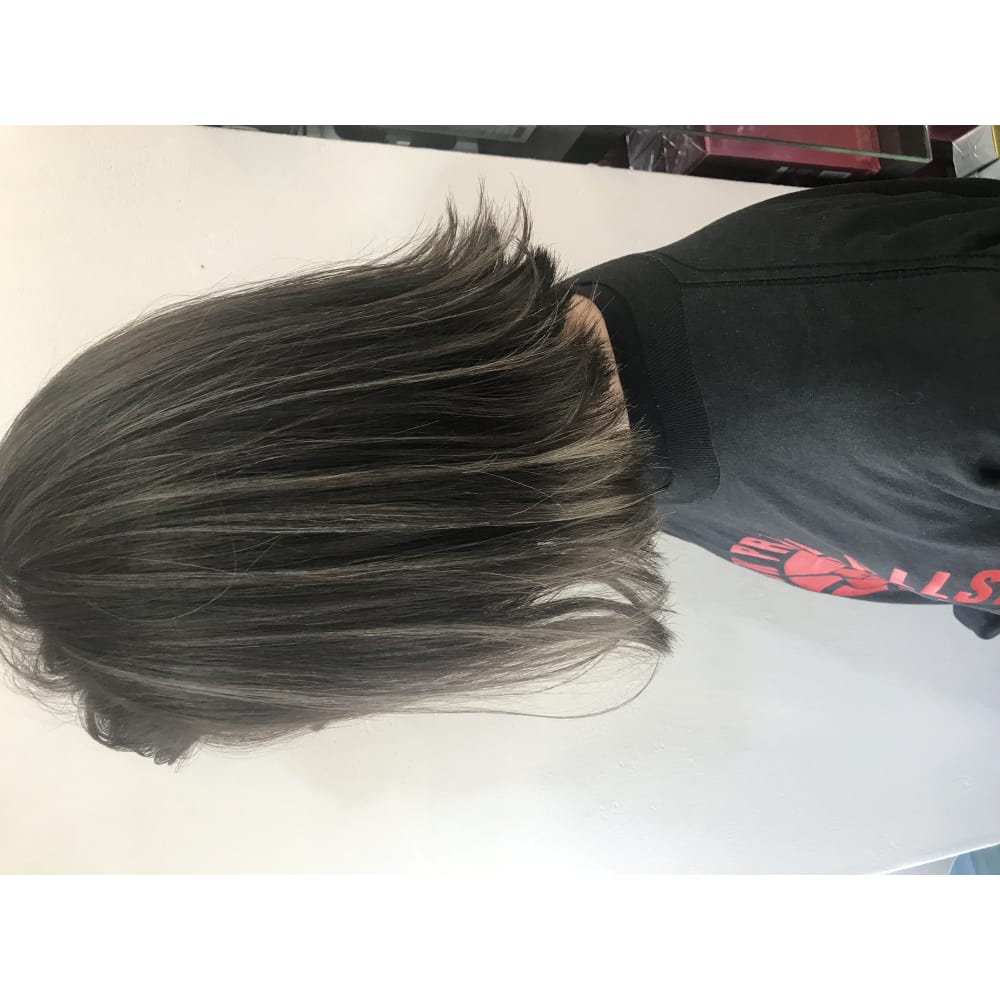 切りっぱなしボブのミルクティーハイライト T ６３ Lila By Afloat レイラバイアフロート のヘアスタイル 美容院 美容室を予約するなら楽天ビューティ