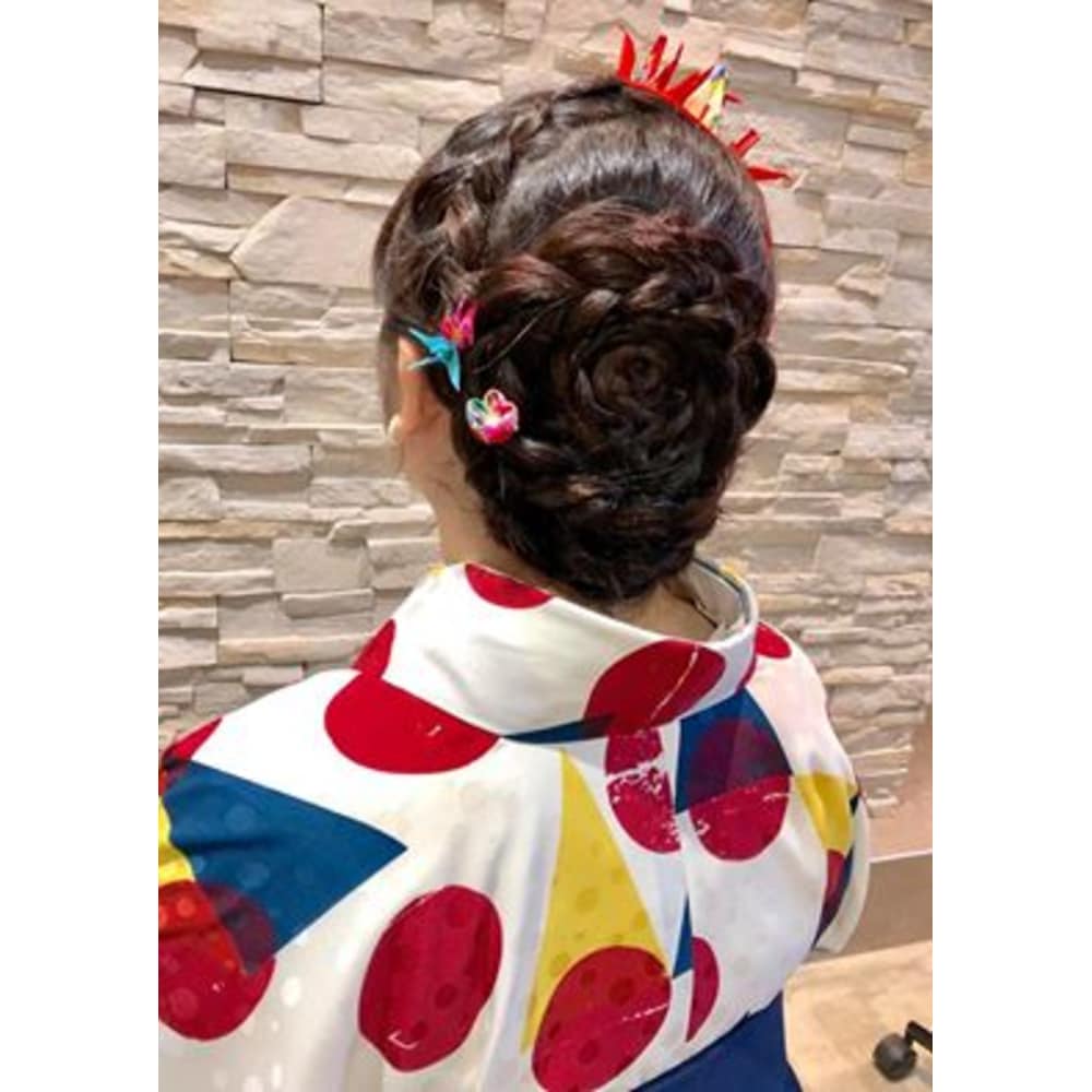 お花のようなオール編み込みスタイル 卒業式 袴 Hair Make Opsis オプシス のヘアスタイル 美容院 美容室を予約するなら楽天ビューティ