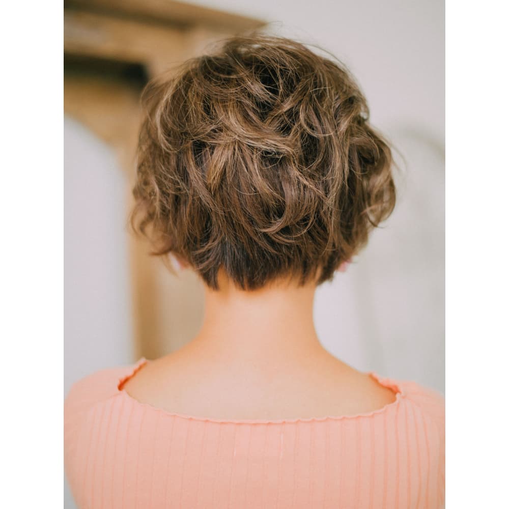 くしゅくしゅっと フェミニンショートボブ dita ディータ のヘアスタイル 美容院 美容室を予約するなら楽天ビューティ くしゅくしゅっと フェミニンショートボブ dita ディータ のヘアスタイル 美容院 美容室を予約するなら楽天ビューティ