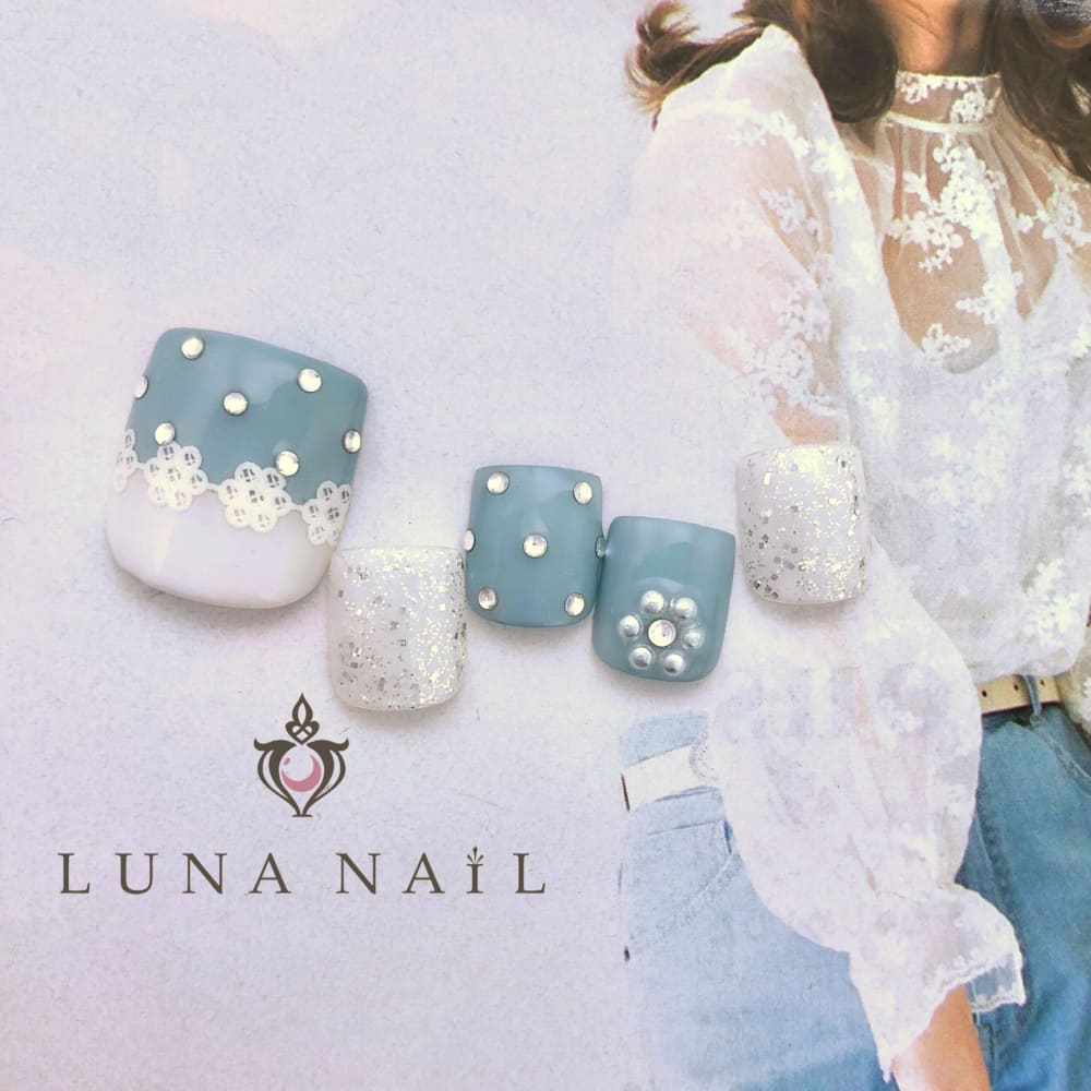 レースフラワー フットネイル Luna Nail ルナネイル のネイルデザイン ネイル まつげサロンを予約するなら楽天ビューティ