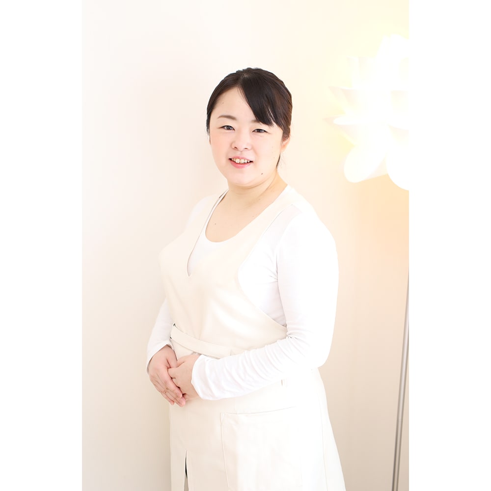 オーナーセラピスト 吉田絵美 アロマ ハーブ自然療法ケア ホーリーナチュラルレメディーズ シゼンリョウホウケア ホーリーナチュラルレメディーズ のスタッフ リラク マッサージサロンを予約するなら楽天ビューティ