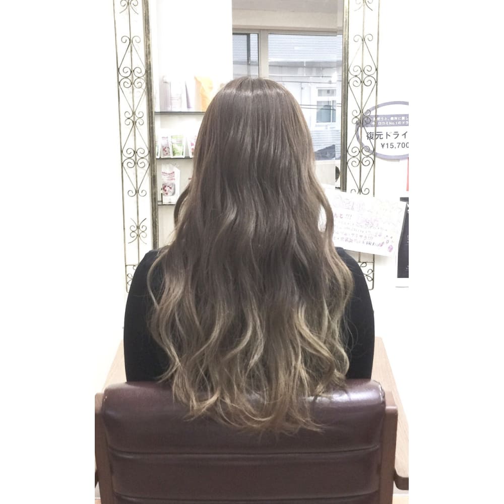 ハイライト グラデーションアッシュベージュ A Rch For Hair アーチフォーヘアー のヘアスタイル 美容院 美容室を予約するなら楽天ビューティ