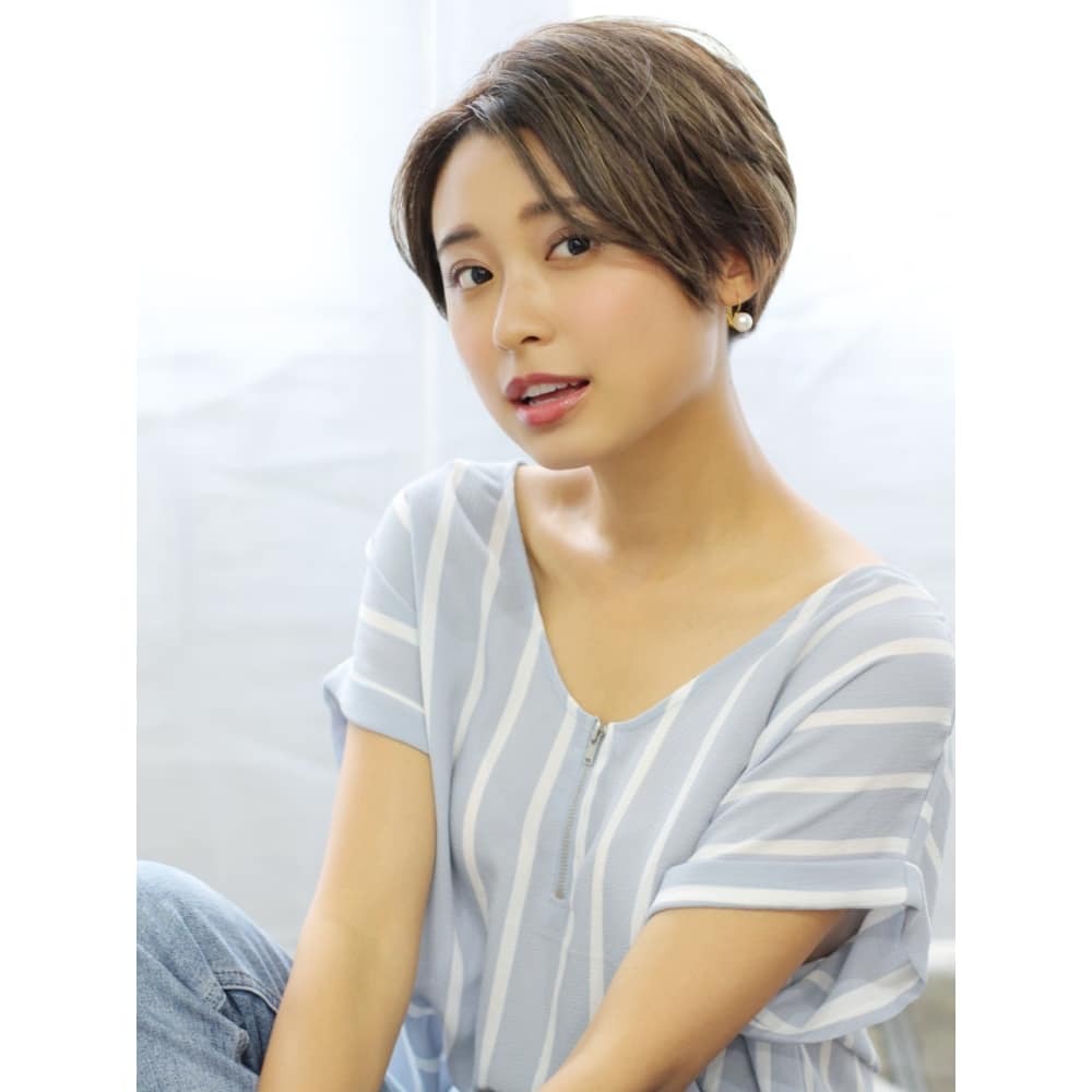 下山久美子 オフィスカジュアル ハンサムショート Albero アルベロ のヘアスタイル 美容院 美容室を予約するなら楽天ビューティ