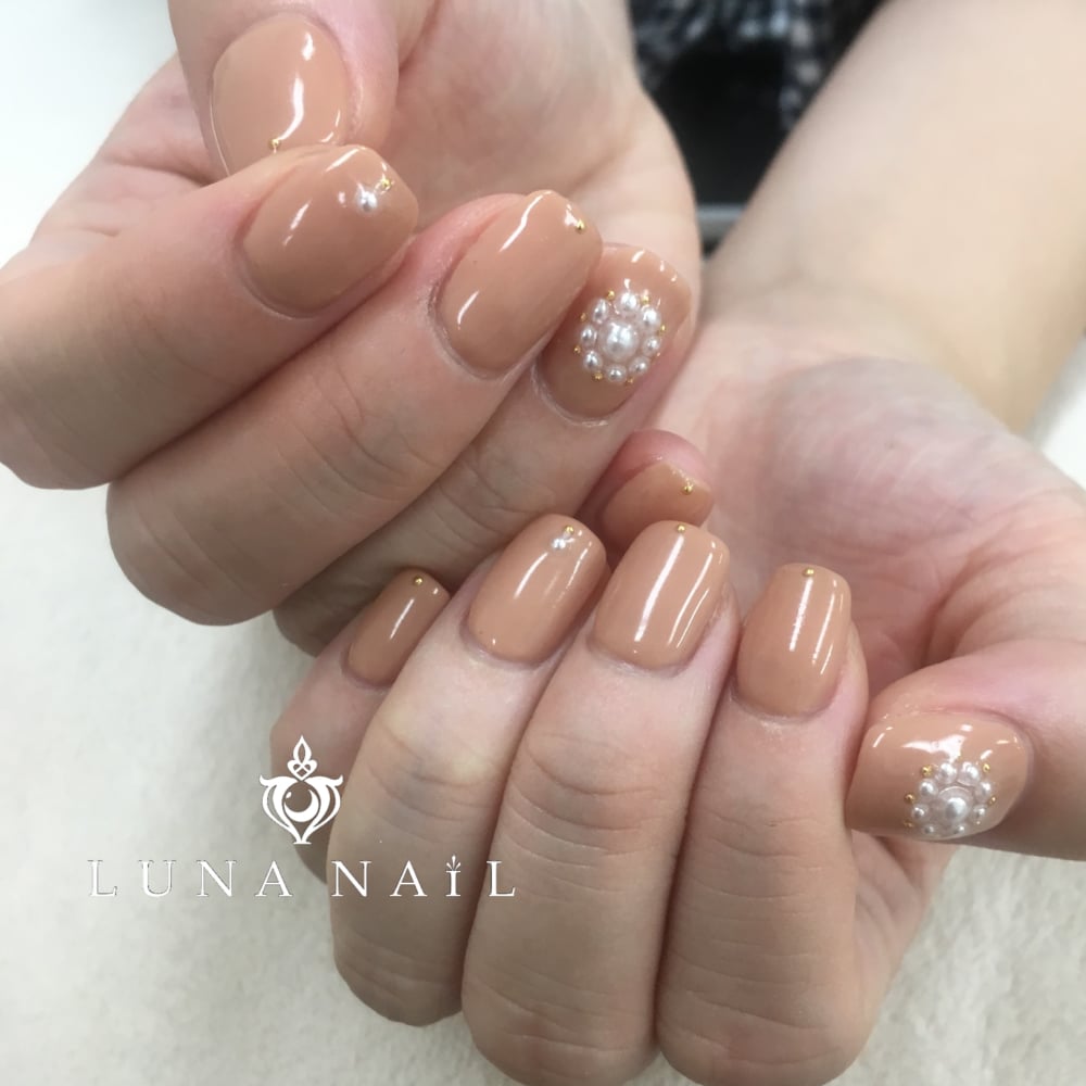 シンプルベージュ Luna Nail ルナネイル のネイルデザイン ネイル まつげサロンを予約するなら楽天ビューティ