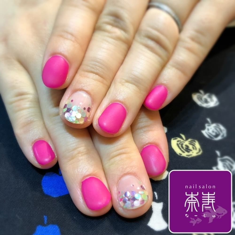 マットコーティングがすりガラスいたいでかわいい 奈寿ナージュの