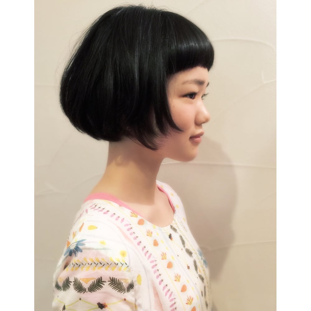 ぱっつんボブ Doluce ドルーチェ のヘアスタイル 美容院 美容室を予約するなら楽天ビューティ