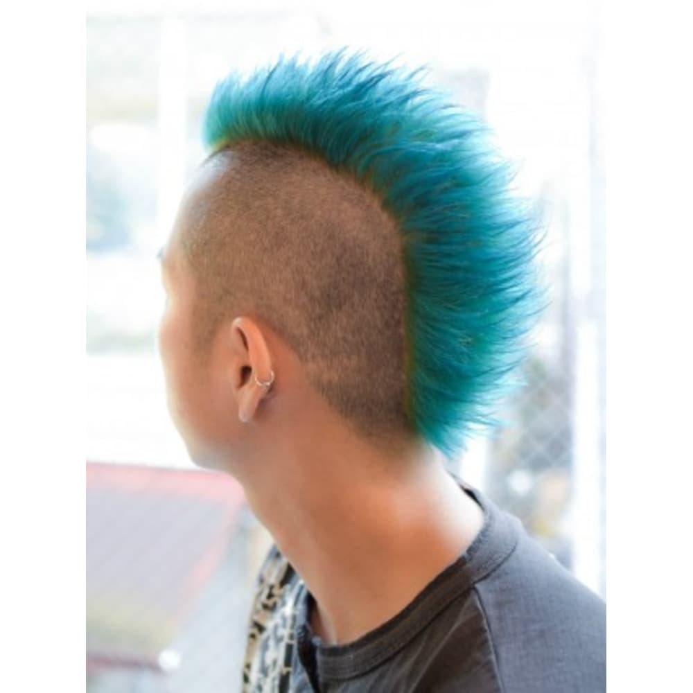 Reir下北沢 ニアモヒカン ターコイズアッシュ Reir レイール レイール のヘアスタイル 美容院 美容室を予約するなら楽天ビューティ