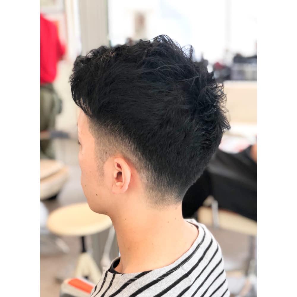 2ブロックスタイル 2ブロック ロングバングスタイル Hair Ales Harajuku ヘアーアレス ハラジュク のヘアスタイル 美容院 美容室を予約するなら楽天ビューティ