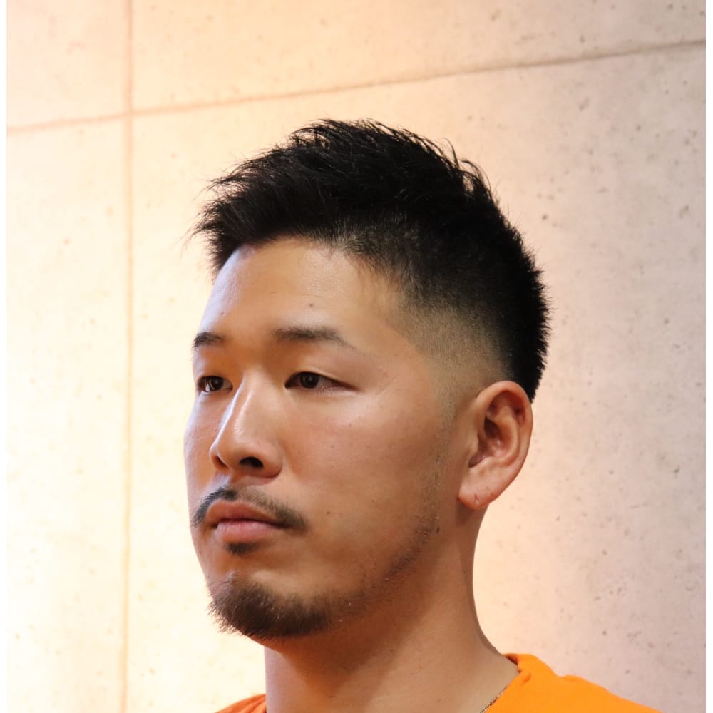 ショートフェード Grooming Hair Issa グルーミングヘアーイッサ のヘアスタイル 美容院 美容室を予約するなら楽天ビューティ