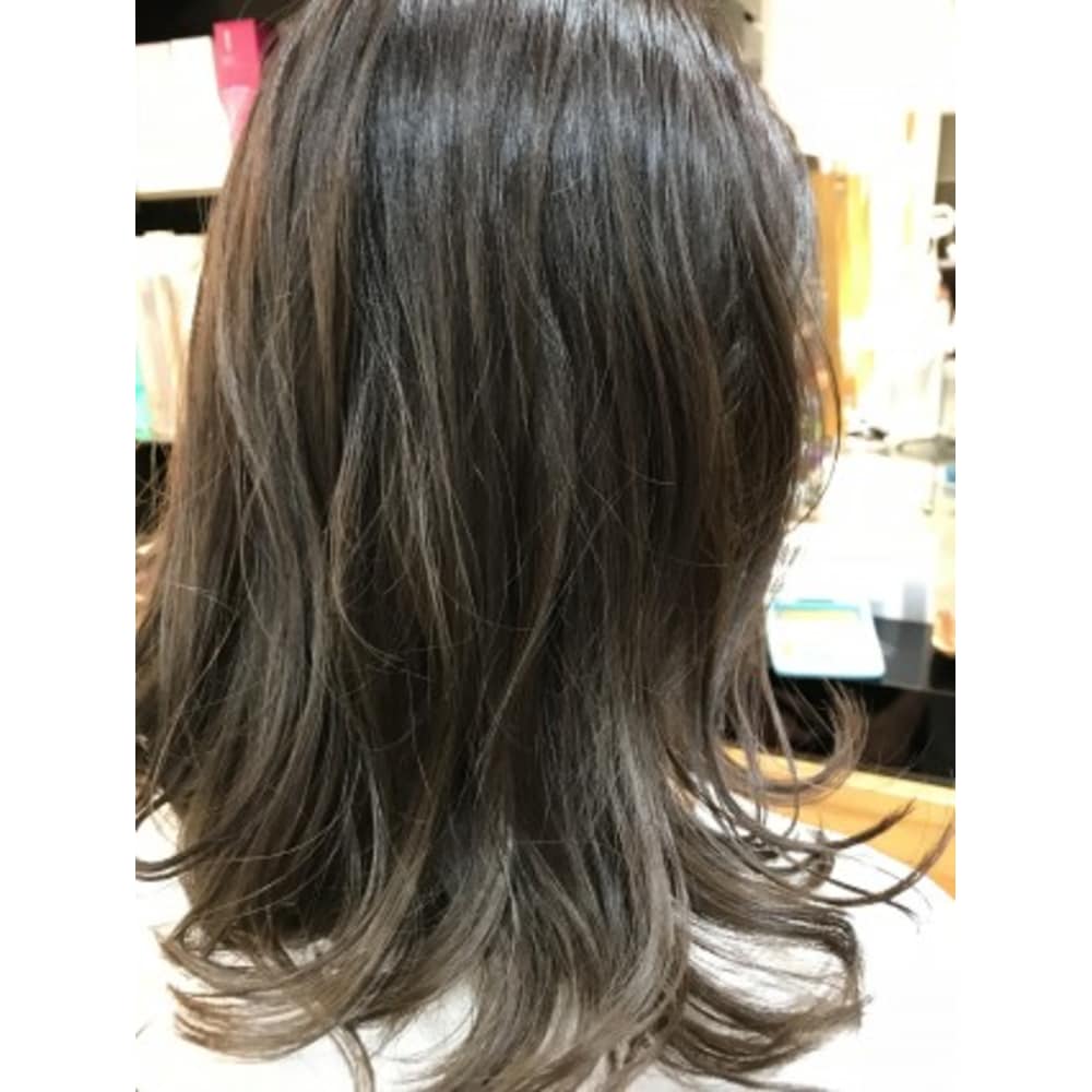 極細ハイライト イルミナカラー Hair Design Craft ヘアデザインクラフト のヘアスタイル 美容院 美容室を予約するなら楽天ビューティ
