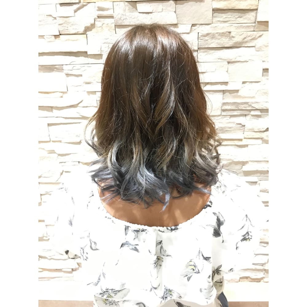 バレイヤージュでアッシュグラデーション Hair Make Opsis オプシス のヘアスタイル 美容院 美容室を予約するなら楽天ビューティ