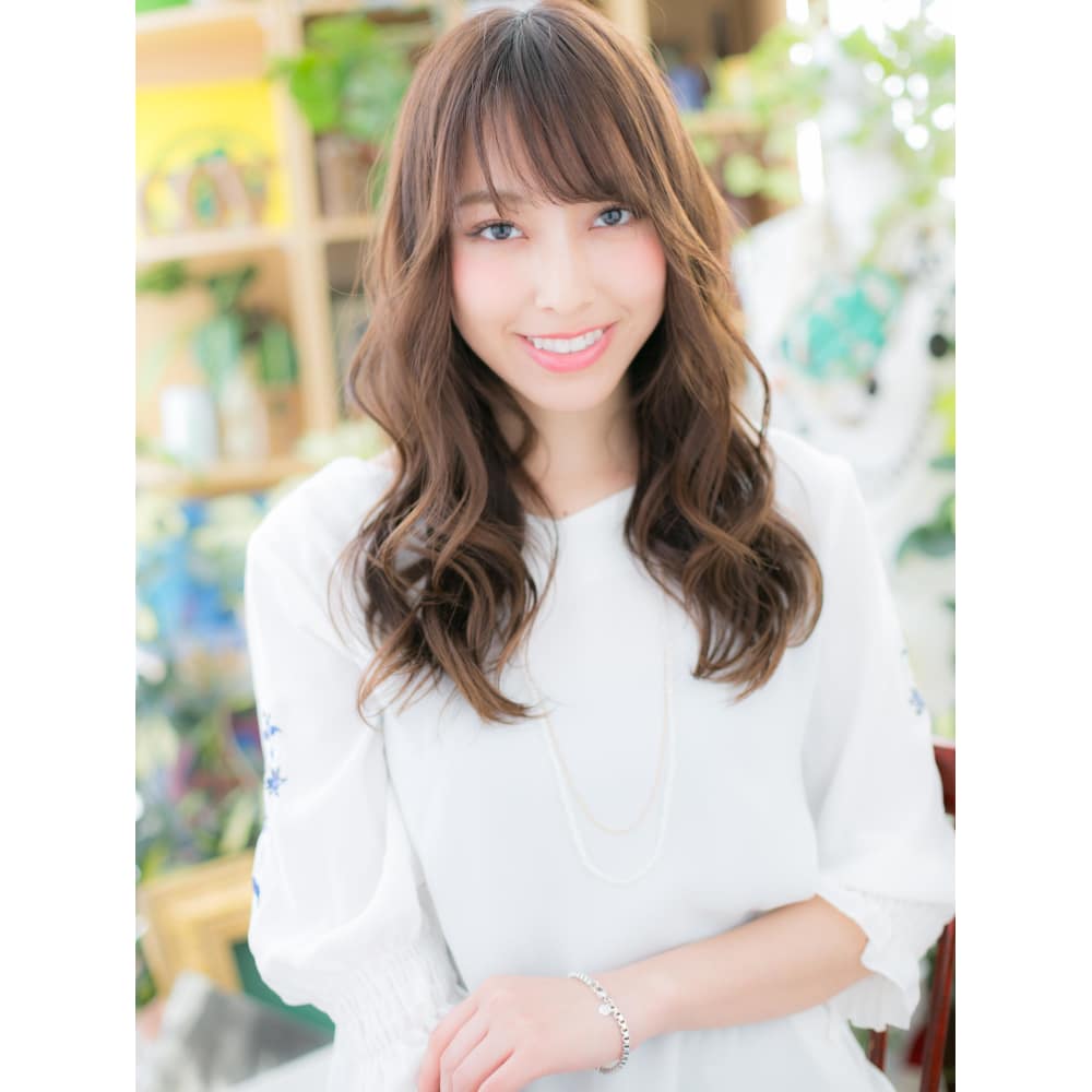 斜めバングの外国人風グラマラスロング Cover Hair Bliss 川口東口