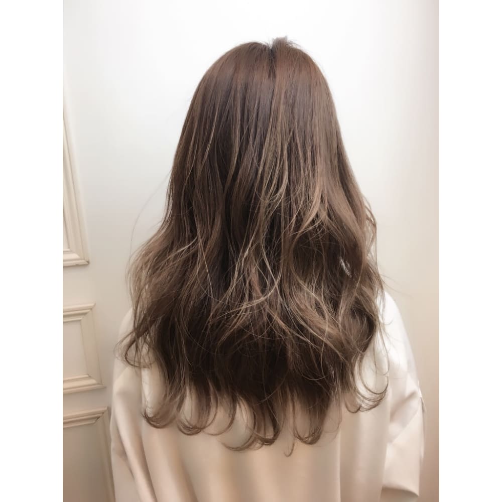 ミディアム 波ウェーブ Marsh マーシュ のヘアスタイル 美容院 美容室を予約するなら楽天ビューティ