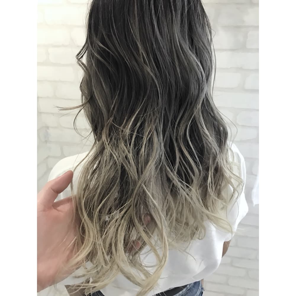 ホワイトバレイヤージュカラー Coco Terrace ココテラス のヘアスタイル 美容院 美容室を予約するなら楽天ビューティ ホワイトバレイヤージュカラー Coco Terrace ココテラス のヘアスタイル 美容院 美容室を予約するなら楽天ビューティ
