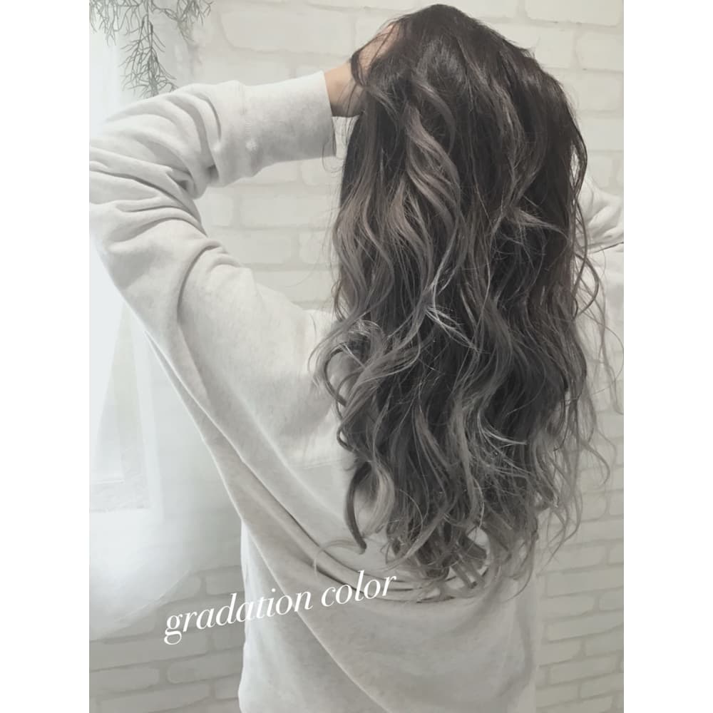 外国人風シルバーグラデーション Coco Terrace ココテラス のヘアスタイル 美容院 美容室を予約するなら楽天ビューティ