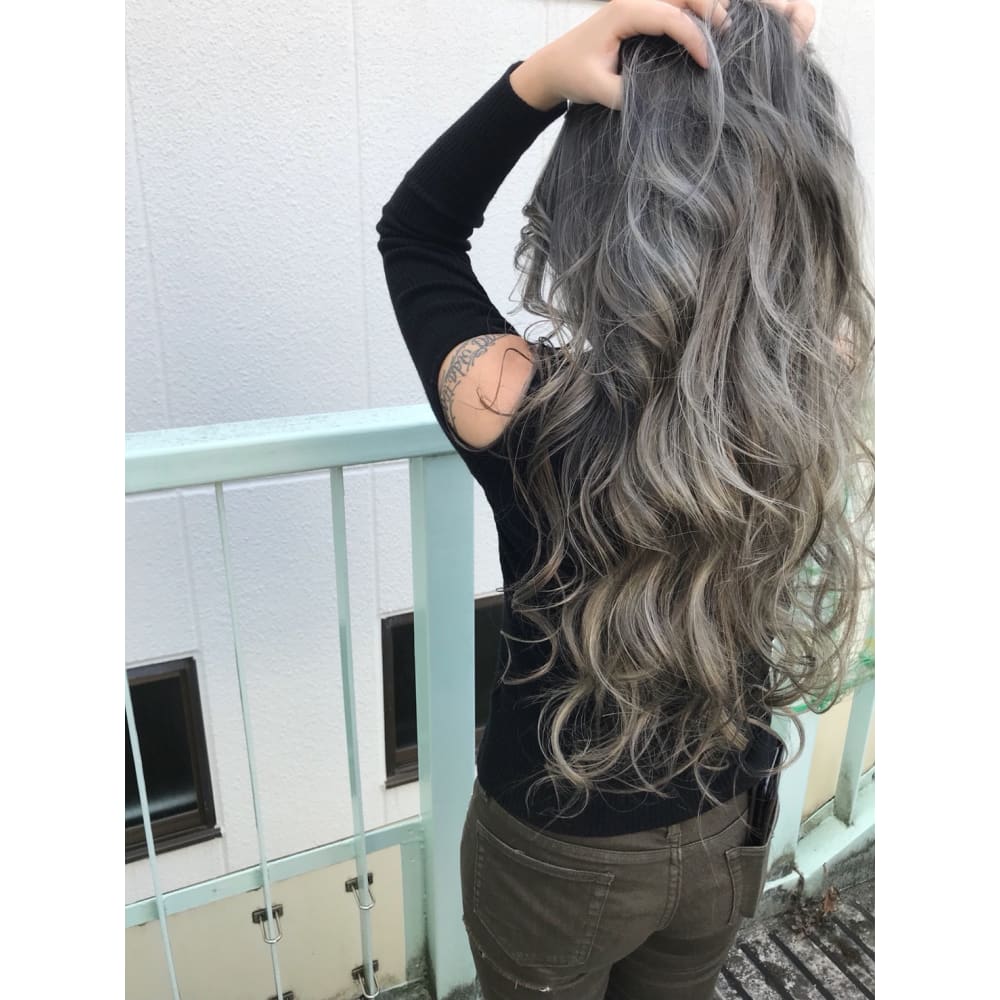 ハイトーングレージュグラデーション Coco Terrace ココテラス のヘアスタイル 美容院 美容室を予約するなら楽天ビューティ