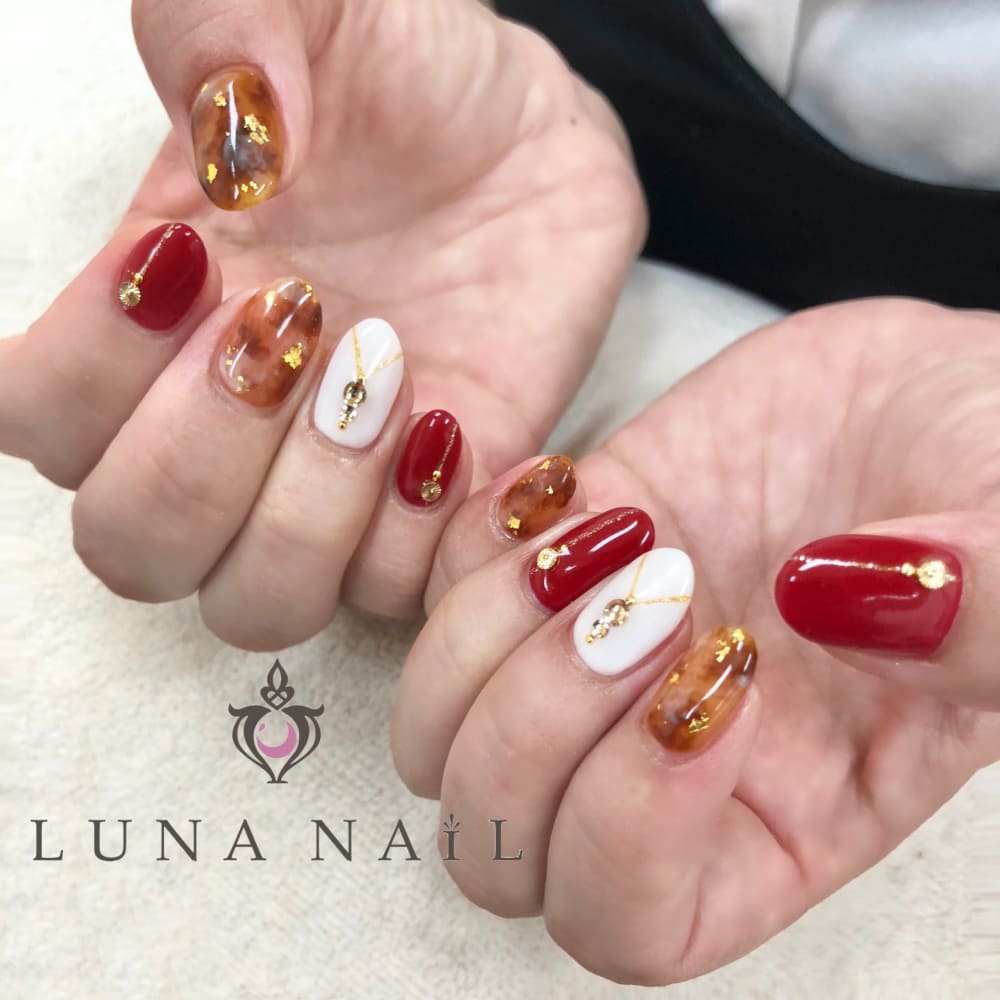 べっこう レッド Luna Nail ルナネイル のネイルデザイン ネイル まつげサロンを予約するなら楽天ビューティ
