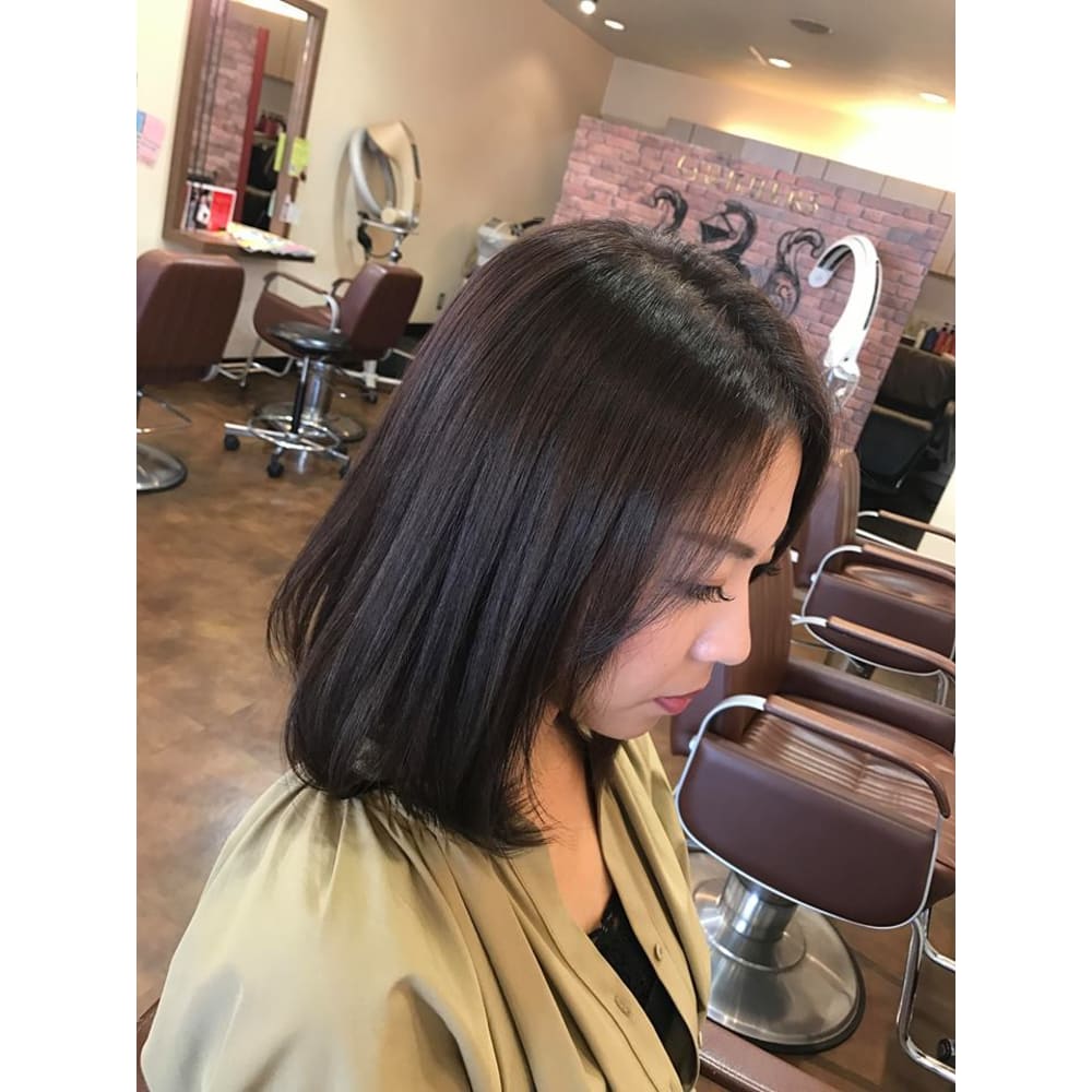 ストレートミディアムレイヤー ガナーズヘアードレッシングガナーズ