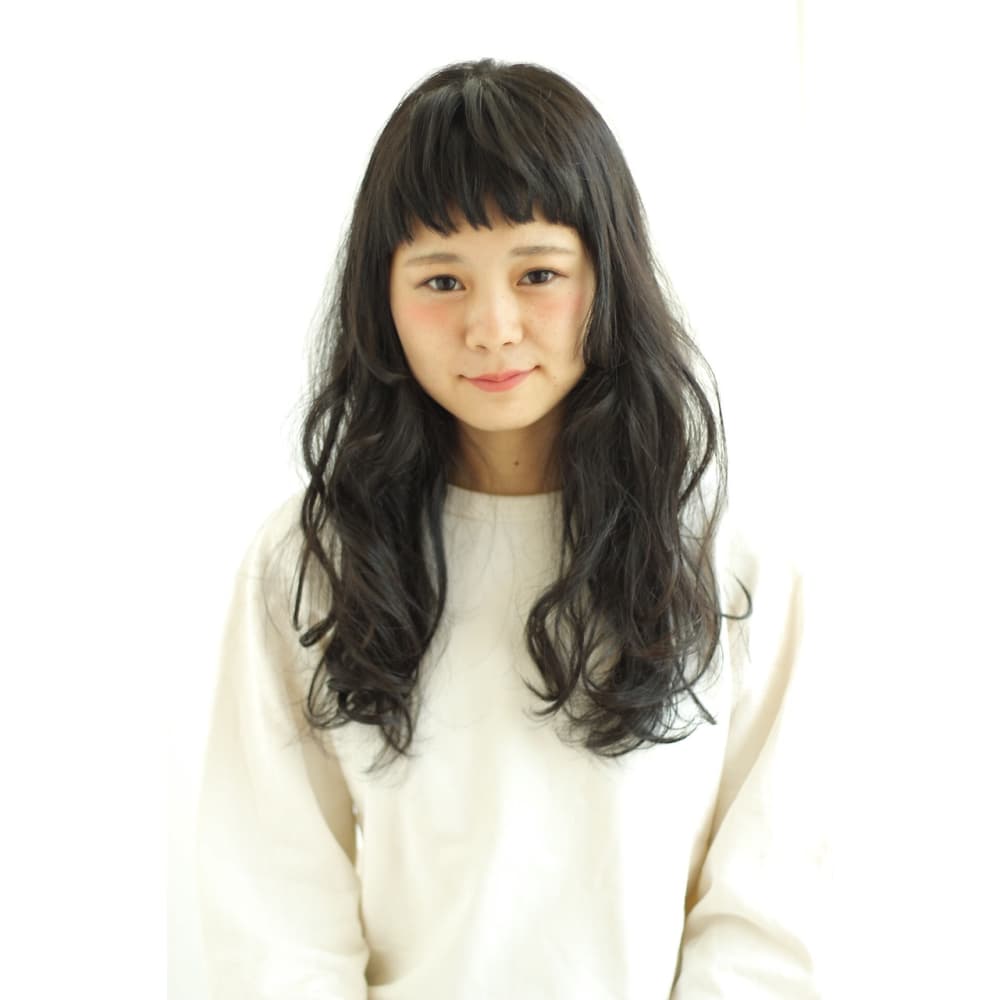 ショートバングにゆるふわパーマ By Eight 野並店 バイエイトノナミテン のヘアスタイル 美容院 美容室を予約するなら楽天ビューティ