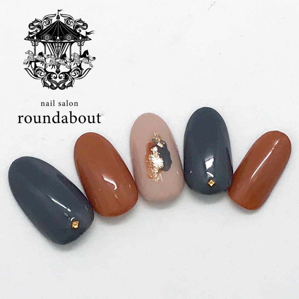 秋色ネイル Nailsalon Roundabout ネイルサロンラウンドアバウト のネイルデザイン ネイル まつげサロン を予約するなら楽天ビューティ