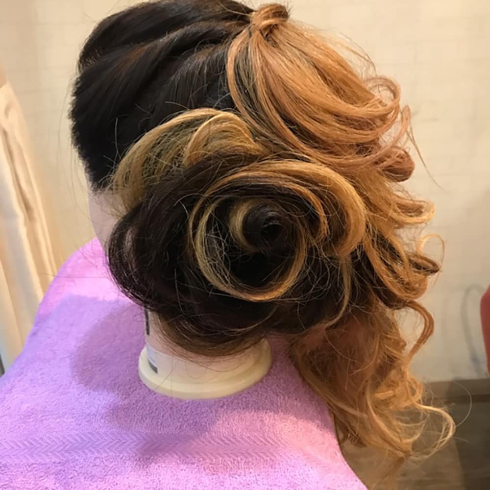 薔薇ヘアー ダウンスタイル Mystere Restaresta ミステール リスタリスタ のヘアスタイル 美容院 美容室を予約するなら楽天ビューティ 薔薇ヘアー ダウンスタイル Mystere Restaresta ミステール リスタリスタ のヘアスタイル 美容院 美容室を予約するなら楽天ビューティ