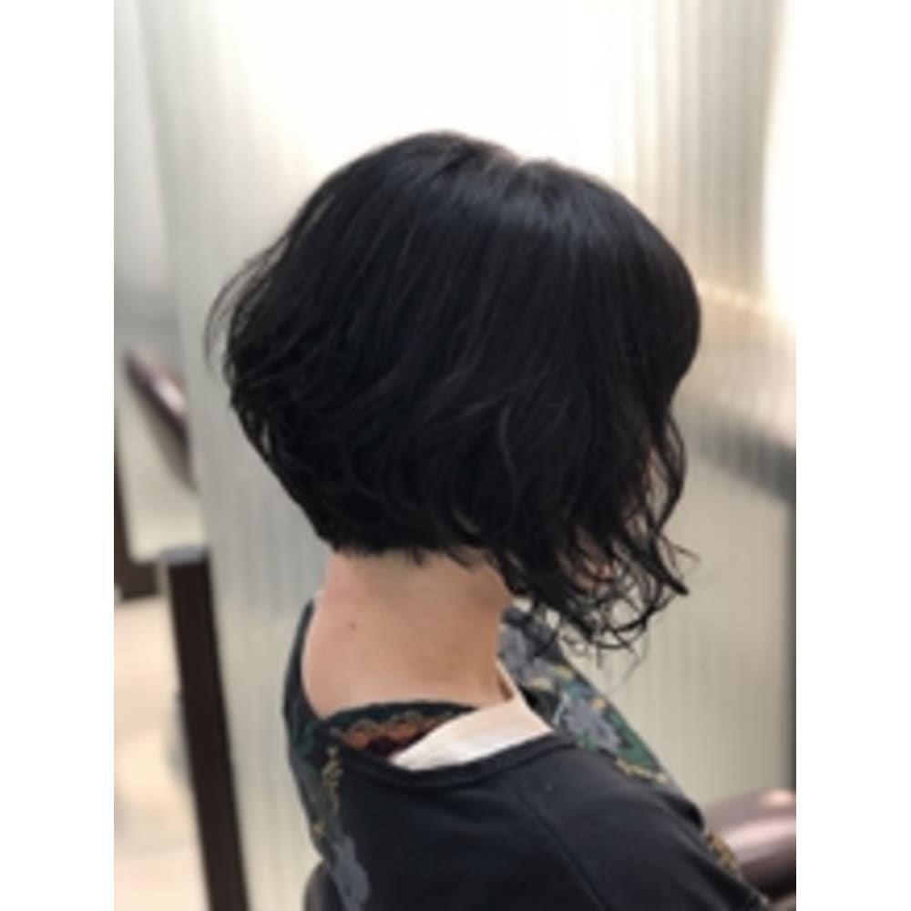 モードを感じるクラシカルボブ Kenje 南林間 ケンジミナミリンカン のヘアスタイル 美容院 美容室を予約するなら楽天ビューティ