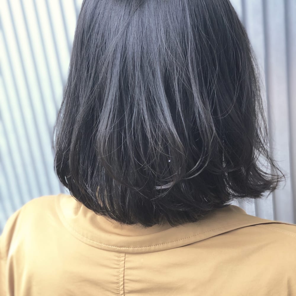 バイオレットを効かせていつもと違うグレージュに Vicca 南青山店 ヴィッカミナミアオヤマテン のヘアスタイル 美容院 美容室を予約するなら楽天ビューティ