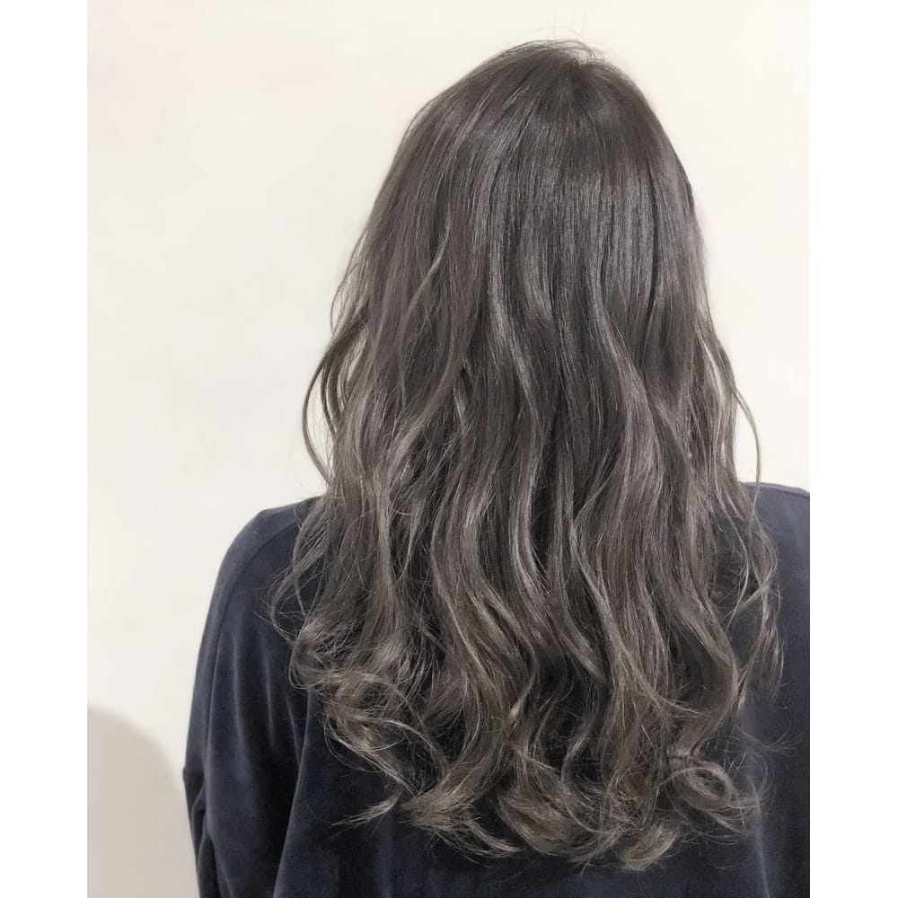 ハイライト ダークグレー Port ポート のヘアスタイル 美容院 美容室を予約するなら楽天ビューティ