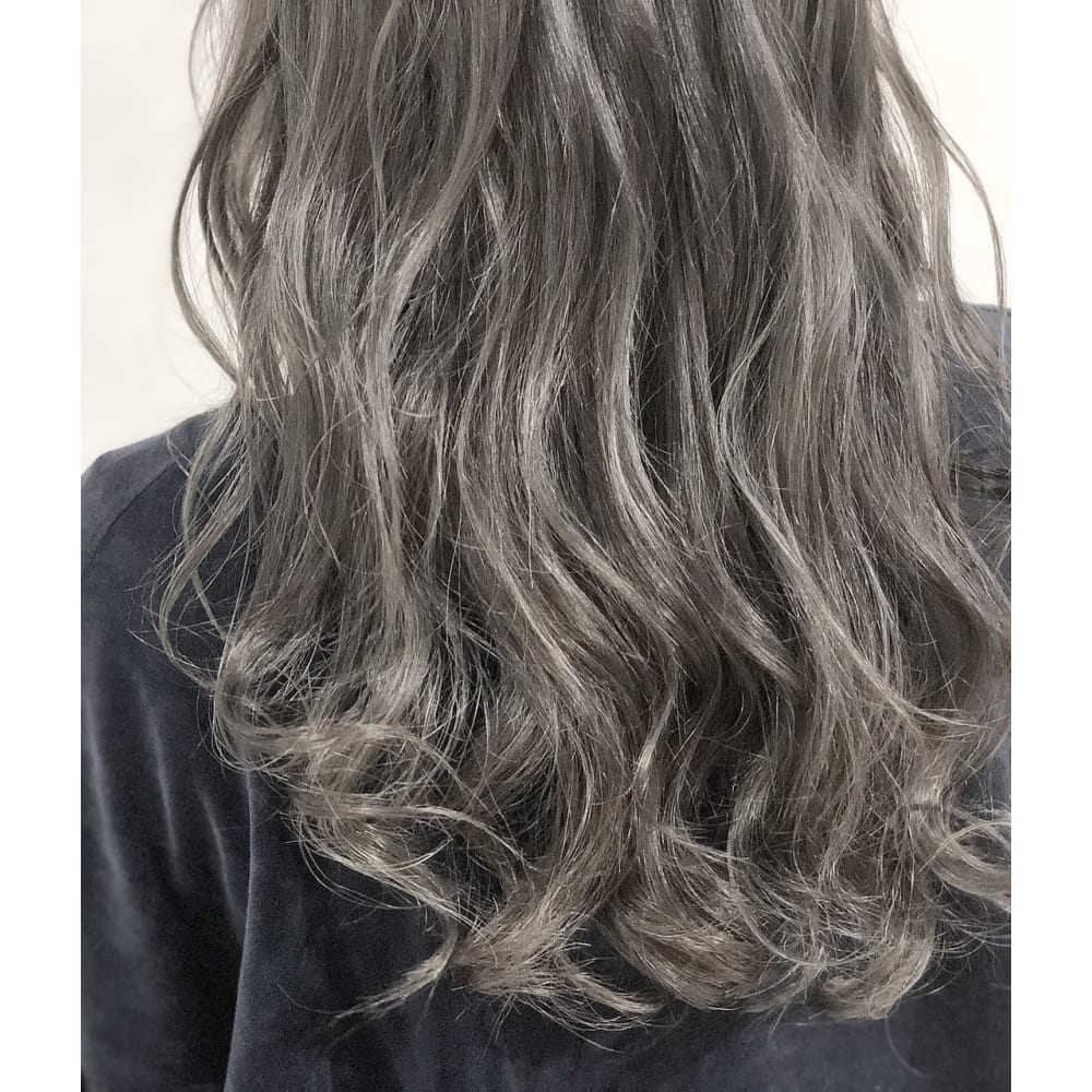 ハイライト ダークグレー Port ポート のヘアスタイル 美容院 美容室を予約するなら楽天ビューティ
