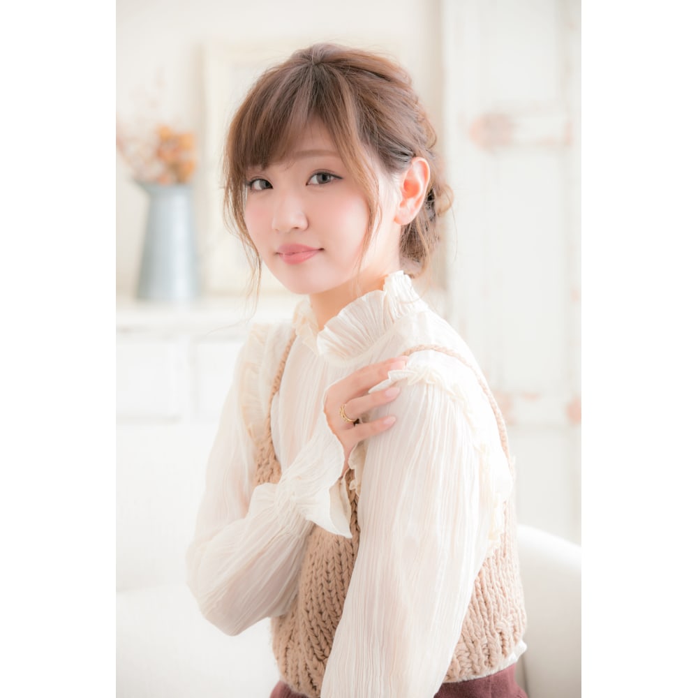 三つ編みミドルポニーテール Little Lien 新宿南口 リトルリアン のヘアスタイル 美容院 美容室を予約するなら楽天ビューティ