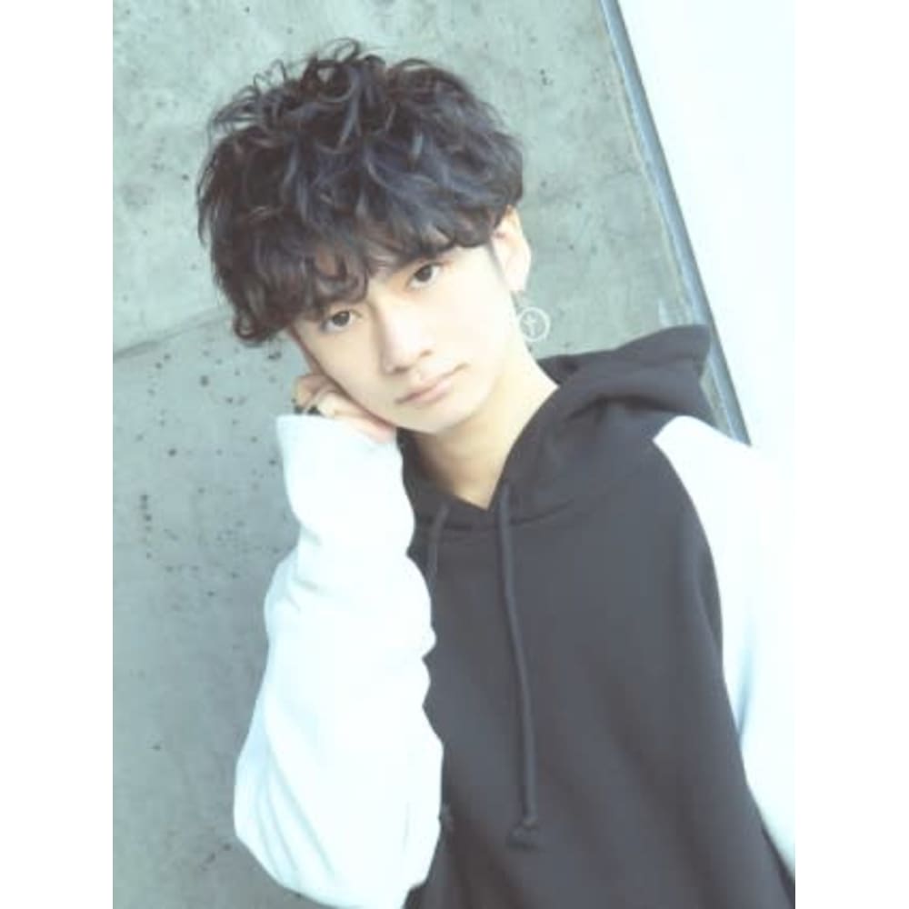 ヘアジュレドゥ 花井 束感ニュアンスパーマメンズヘア Hair Jurer Deux ジュレドゥ のヘアスタイル 美容院 美容室を予約するなら楽天ビューティ
