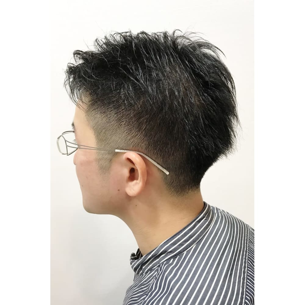 フェードカットサイドパートジェントルマンビジネス Reginavita 栄店 レジナヴィータ サカエテン のヘアスタイル 美容院 美容室を予約するなら楽天ビューティ フェードカットサイドパートジェントルマンビジネス Reginavita 栄店 レジナヴィータ サカエテン のヘアスタイル 美容院 美容室を予約するなら楽天ビューティ