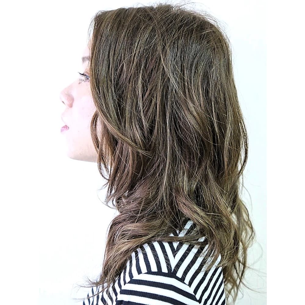 くせ毛を生かしたセミディウェーブ Hair Make Flencia ヘアメイクフレンシア のヘアスタイル 美容院 美容室を予約するなら楽天ビューティ