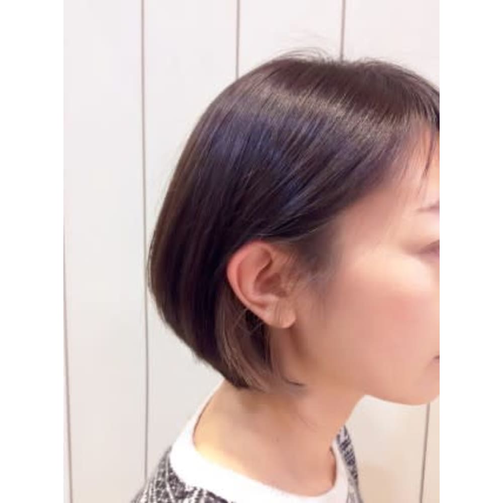 イヤリングカラーグレーボブ Luck 辻堂 ラックツジドウ のヘアスタイル 美容院 美容室を予約するなら楽天ビューティ