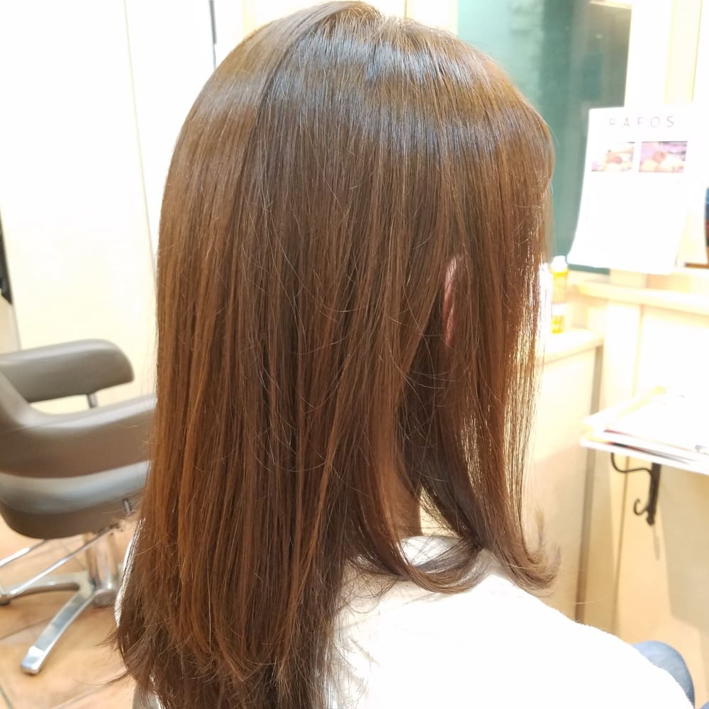ナチュラルグロスカラーで仕上げるレイヤースタイル Total Beauty M Collection 琴平店 トータルビューティー エムコレクションコトヒラテン のヘアスタイル 美容院 美容室を予約するなら楽天ビューティ